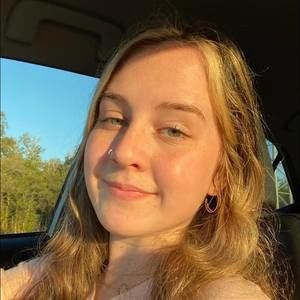 Meet your Posher, Adrianna